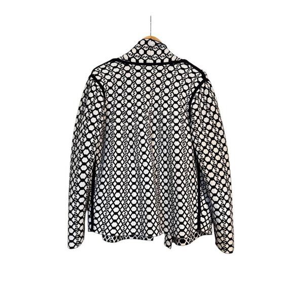Chicos Women Reversible Geometric Soft Knit Cardigan Sweater Size XL Black White - Picture 9 of 10